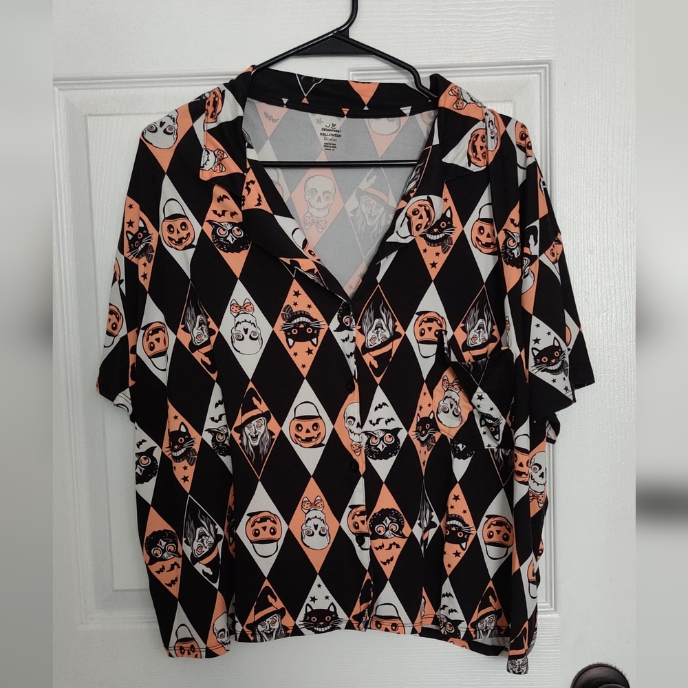Halloween Patterned Women's Button-up Shirt